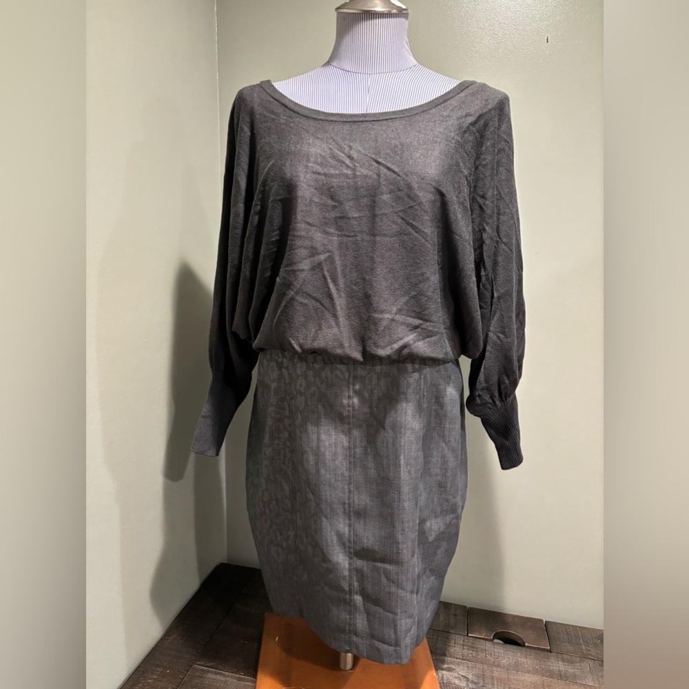 NWOT Ladies Jessica Simpson Dress.  Gray - Size 12